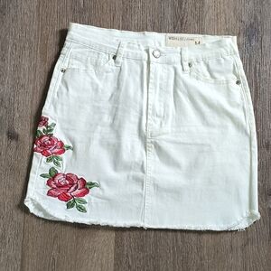 White Denim Skirt with Floral Embroidery